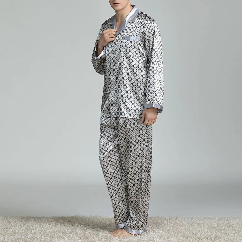 Pijama largo de satén estampado para hombre