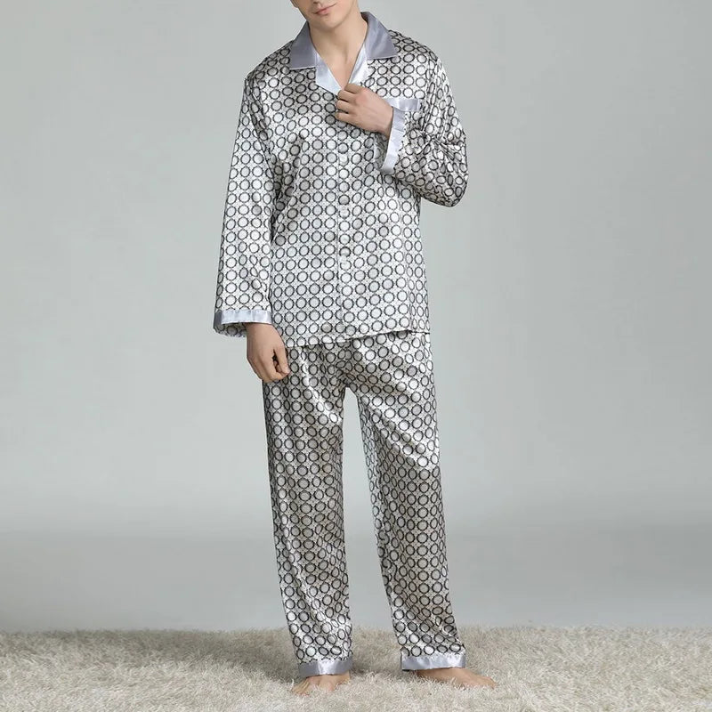 Pijama largo de satén estampado para hombre