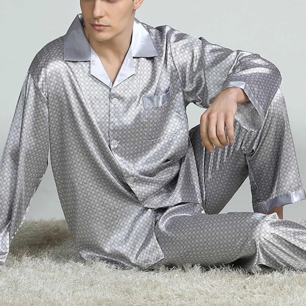 Pijama largo de satén estampado para hombre