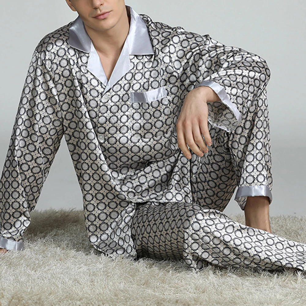 Pijama largo de satén estampado para hombre