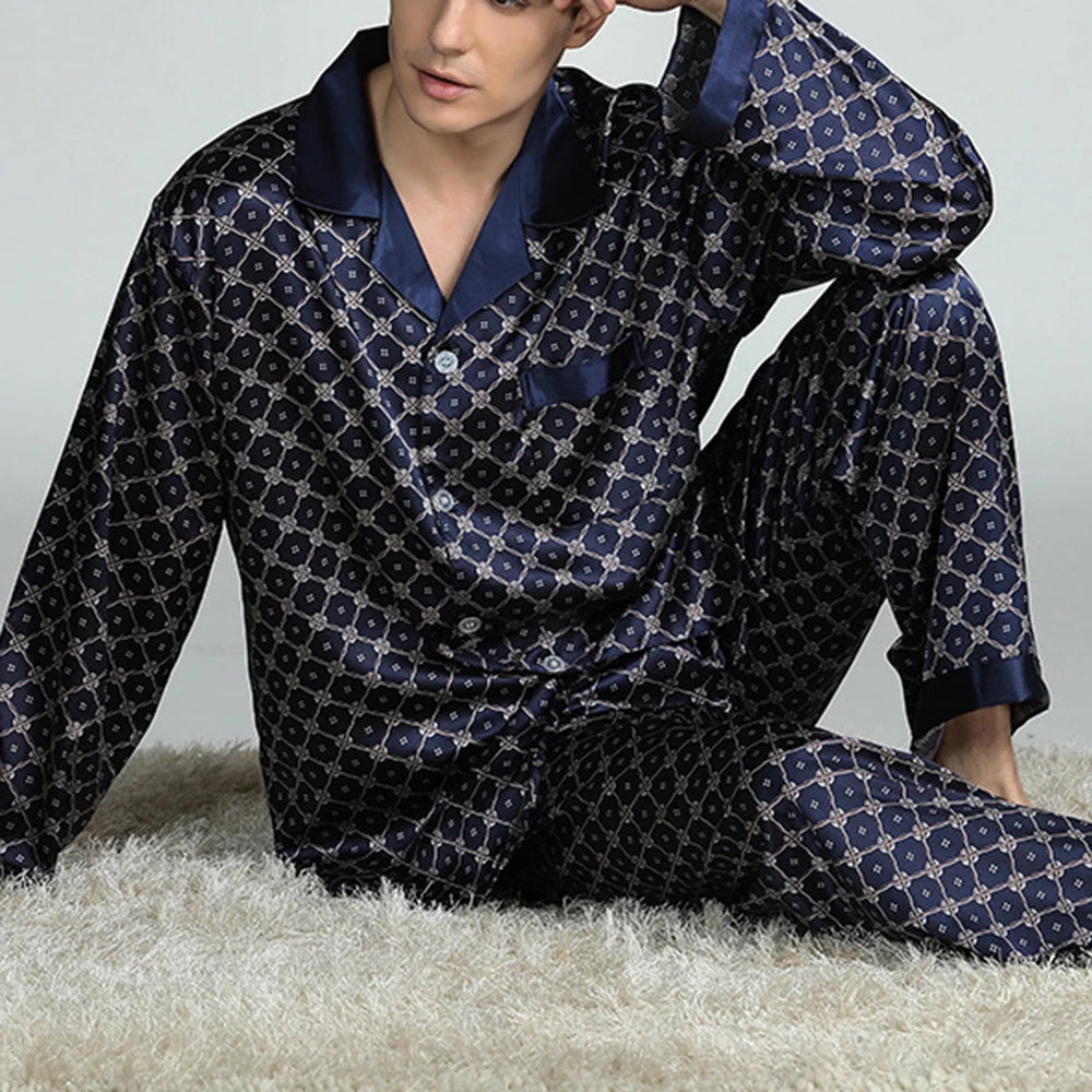Pijama largo de satén estampado para hombre