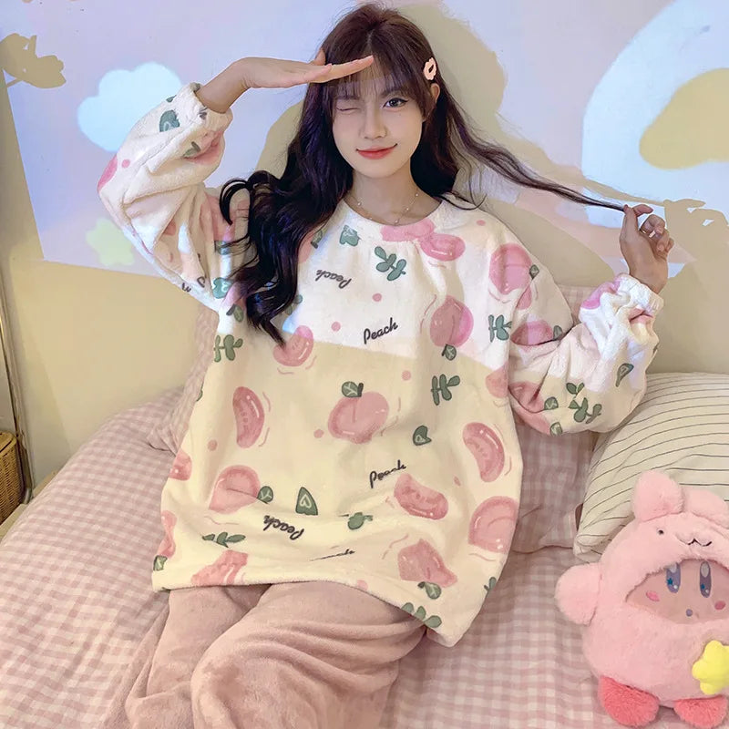 Pijama grueso para mujer con cuello redondo y dibujos