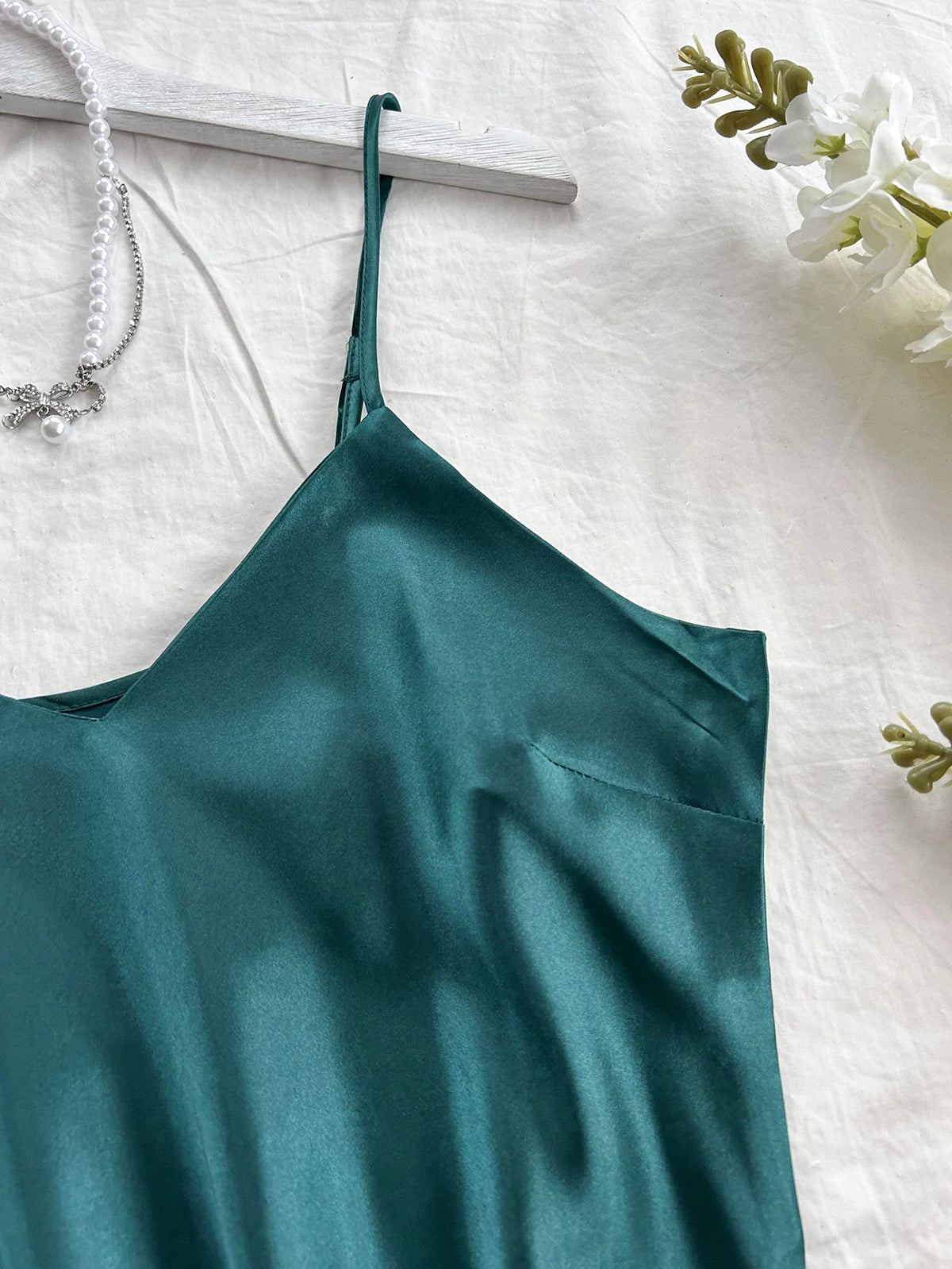 Camisón liso sin mangas con escote en V y corte largo