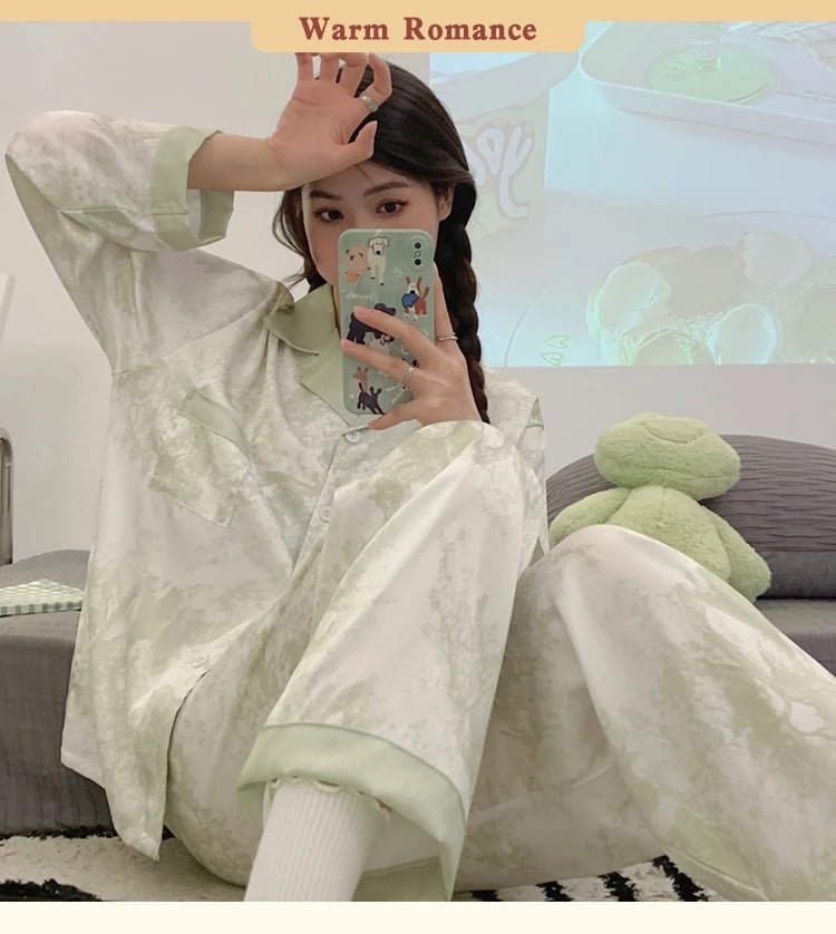 Pijama camisero estampado con solapas y manga larga