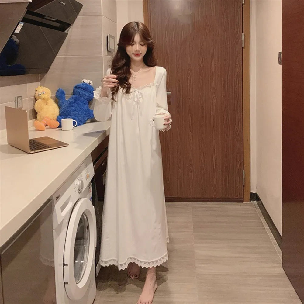 Camisón blanco estilo princesa con encaje