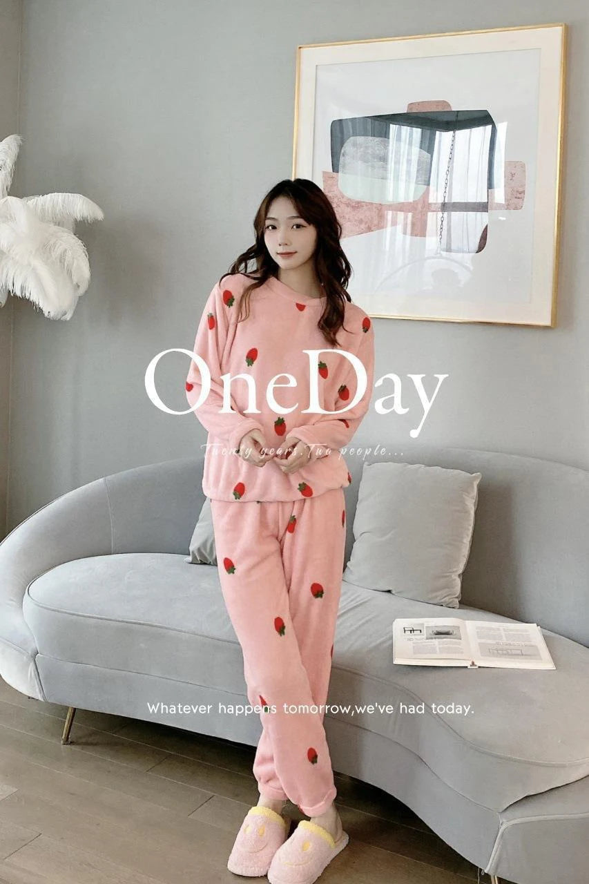 Pijama abrigado para mujer de textura aterciopelada