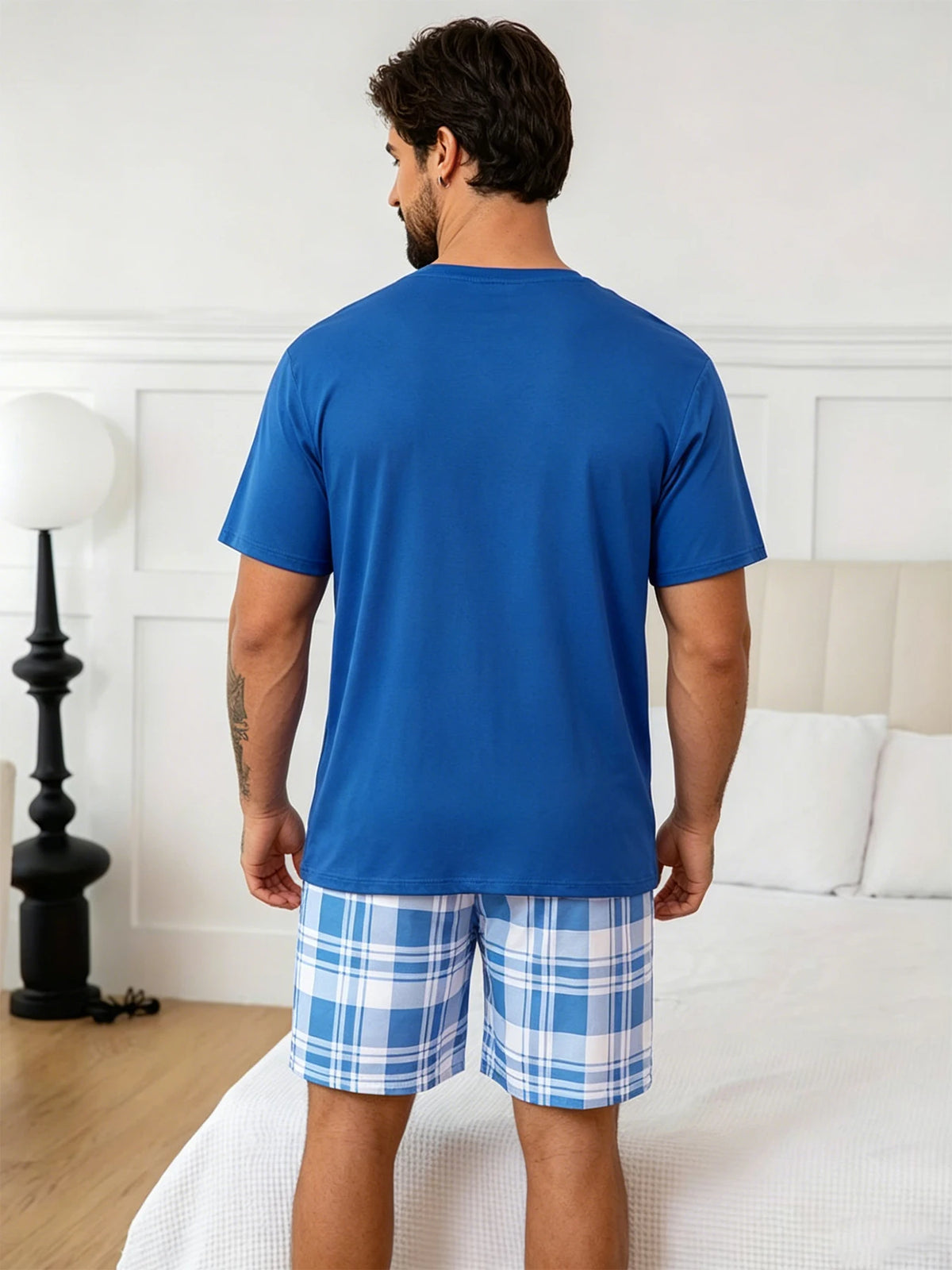 Pijama de remera y short a cuadros para hombre