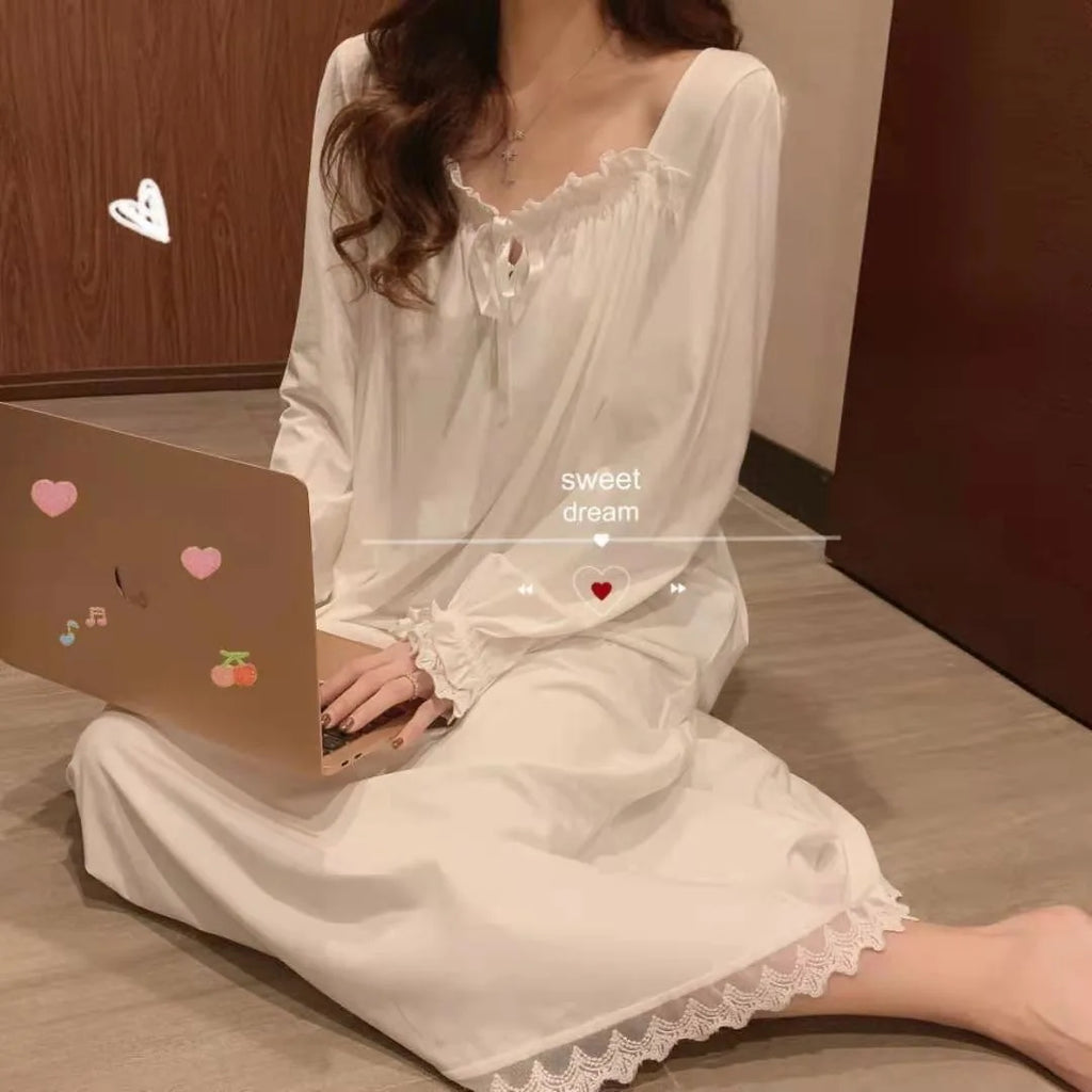 Camisón blanco estilo princesa con encaje