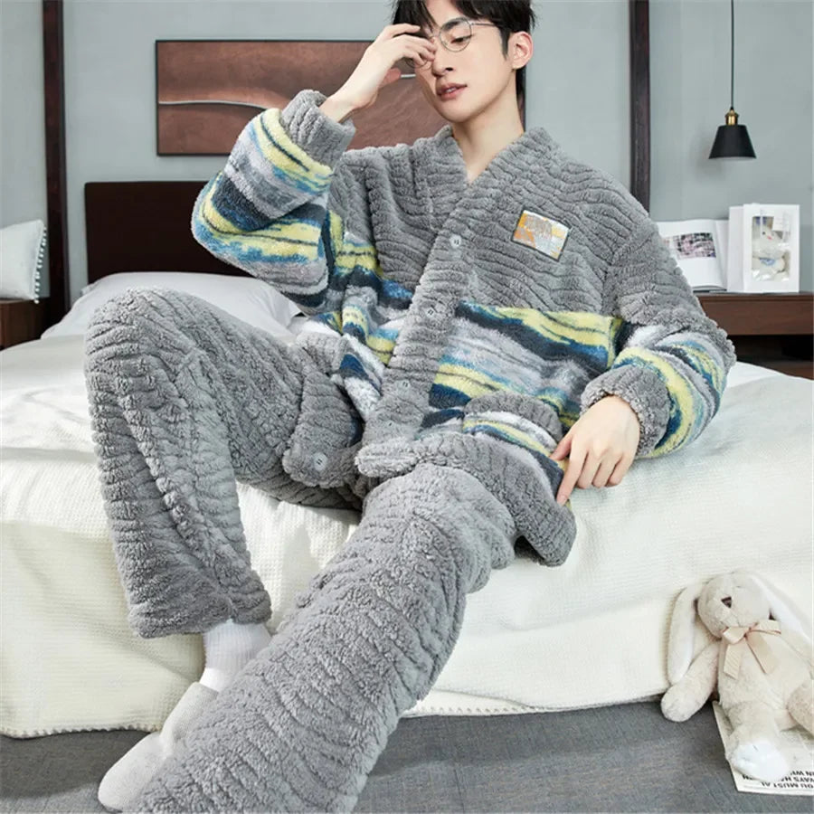 Pijama de polar para hombre con chaqueta abotonada