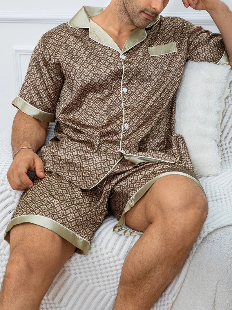 Pijama corto para hombre a cuadros con camisa abotonada