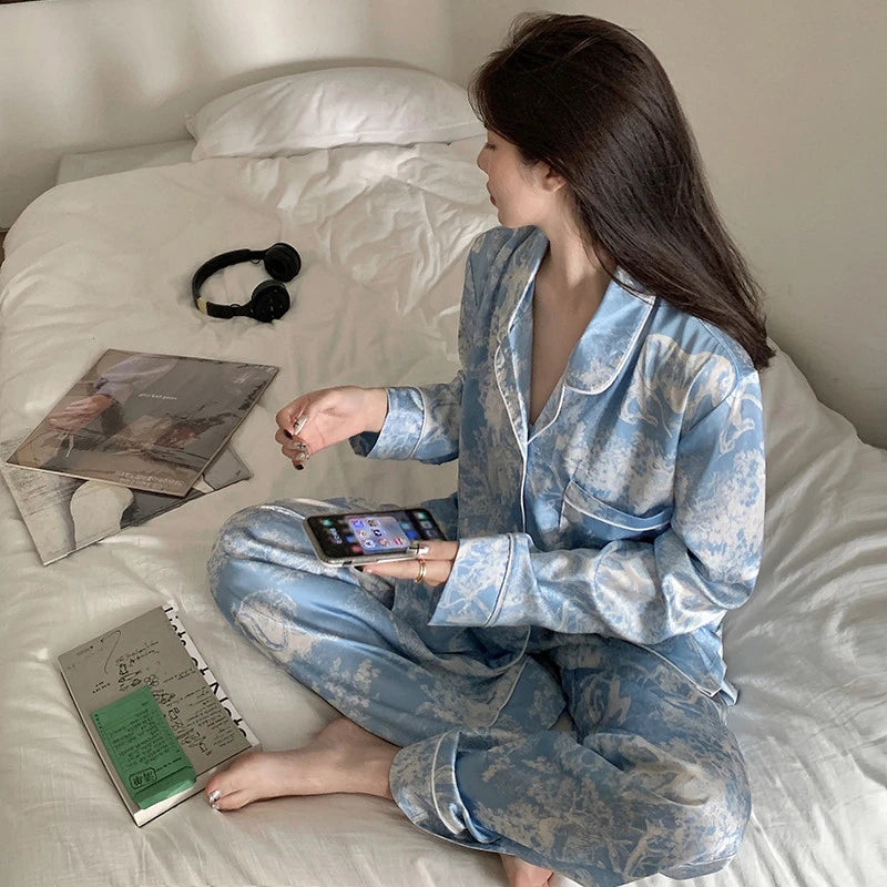 Pijama camisero estampado con solapas y manga larga