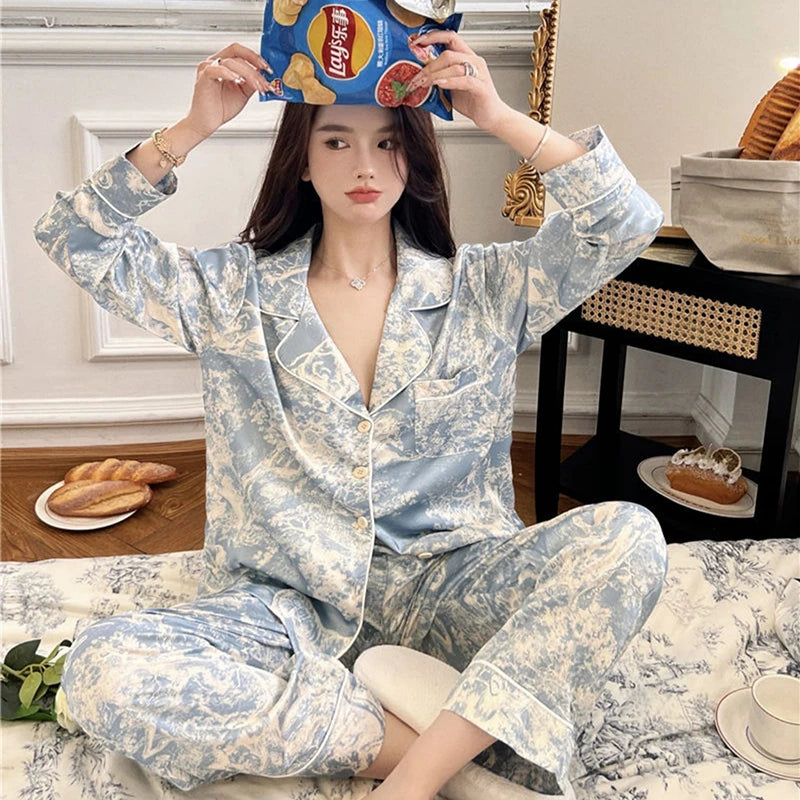 Pijama camisero estampado con solapas y manga larga