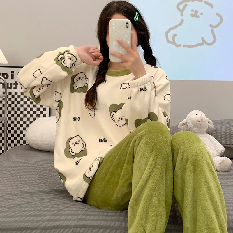 Pijama grueso para mujer con cuello redondo y dibujos
