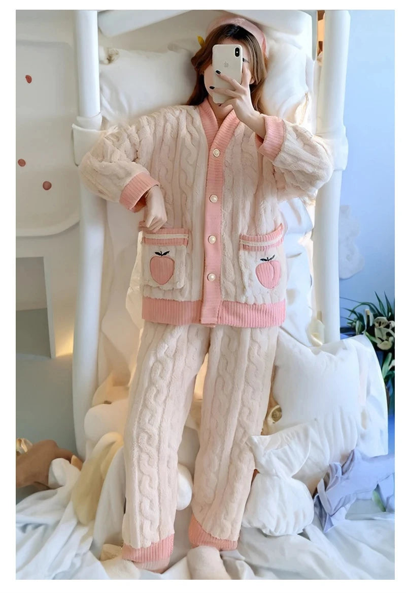 Pijama grueso estampado para mujer con escote en V