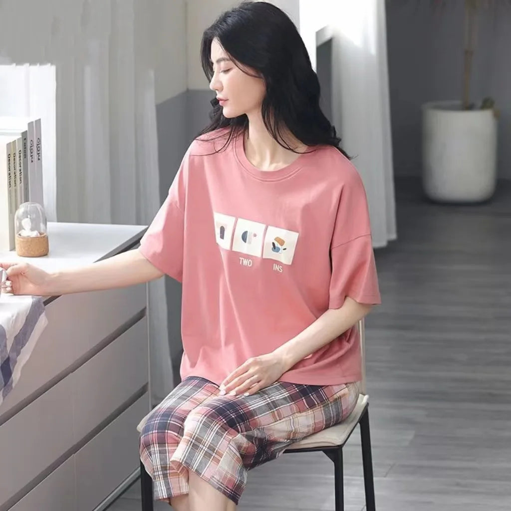 Pijama de verano con pantalón capri y dibujos de animales