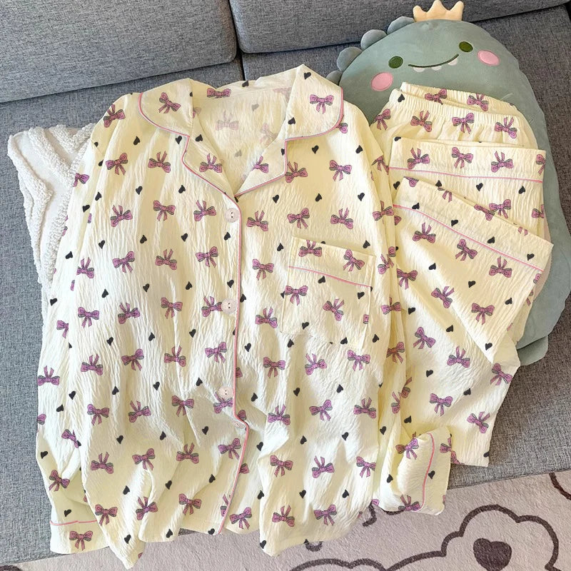 Pijama largo estampado con cuello de solapas