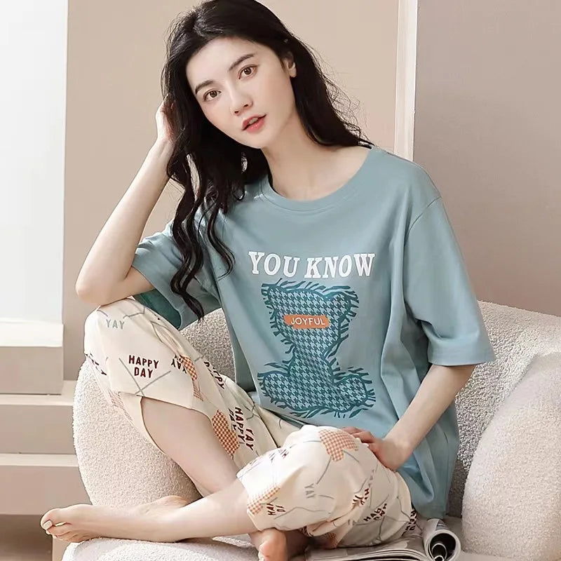 Pijama de verano con pantalón capri y dibujos de animales