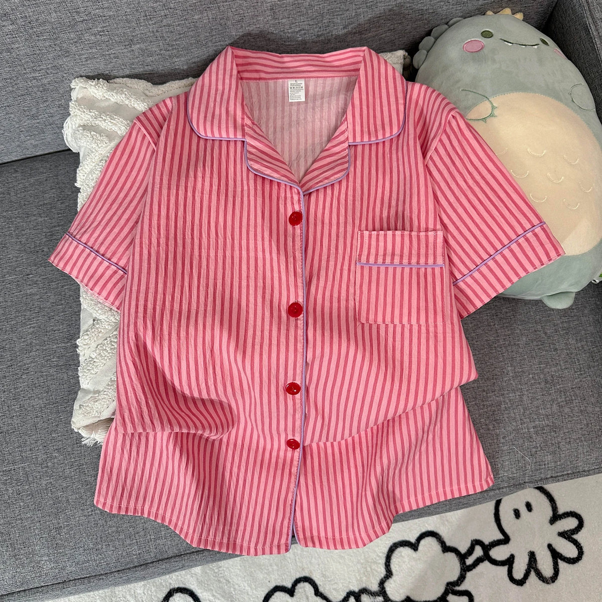 Pijama corto a rayas rojas de manga corta