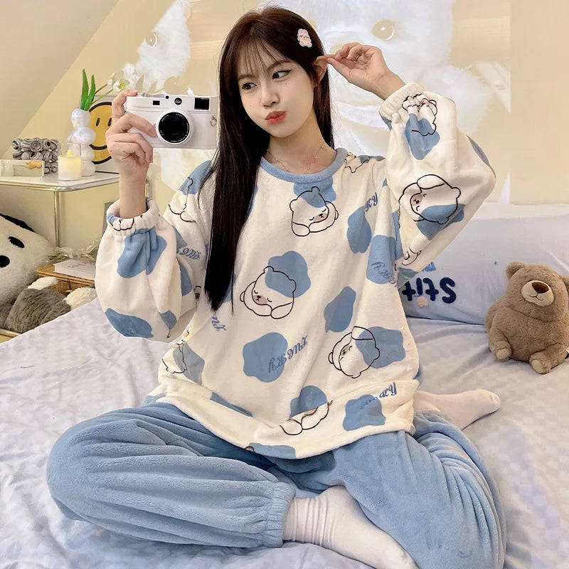 Pijama grueso para mujer con cuello redondo y dibujos