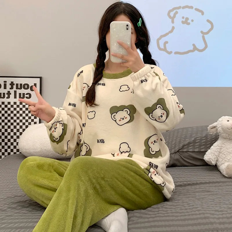 Pijama grueso para mujer con cuello redondo y dibujos