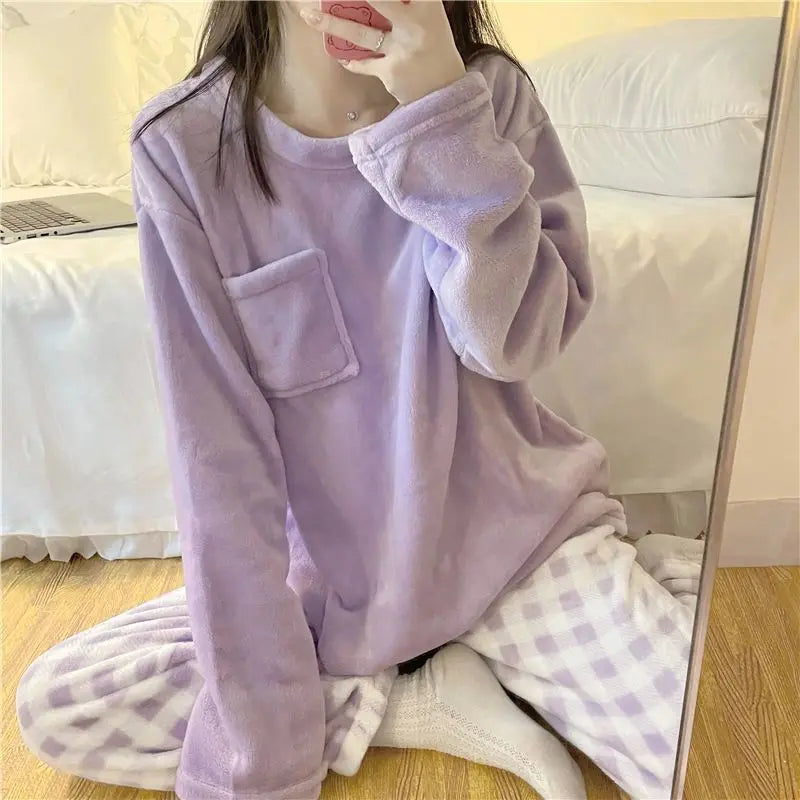 Pijama de polar para mujer con cuello redondo y variantes estampadas