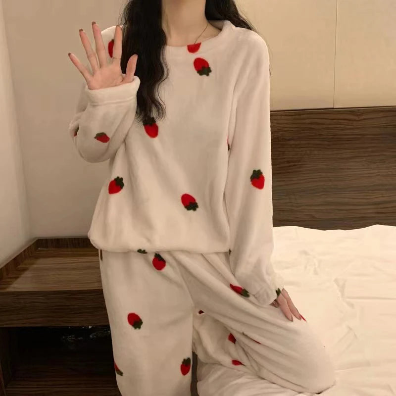 Pijama abrigado para mujer de textura aterciopelada
