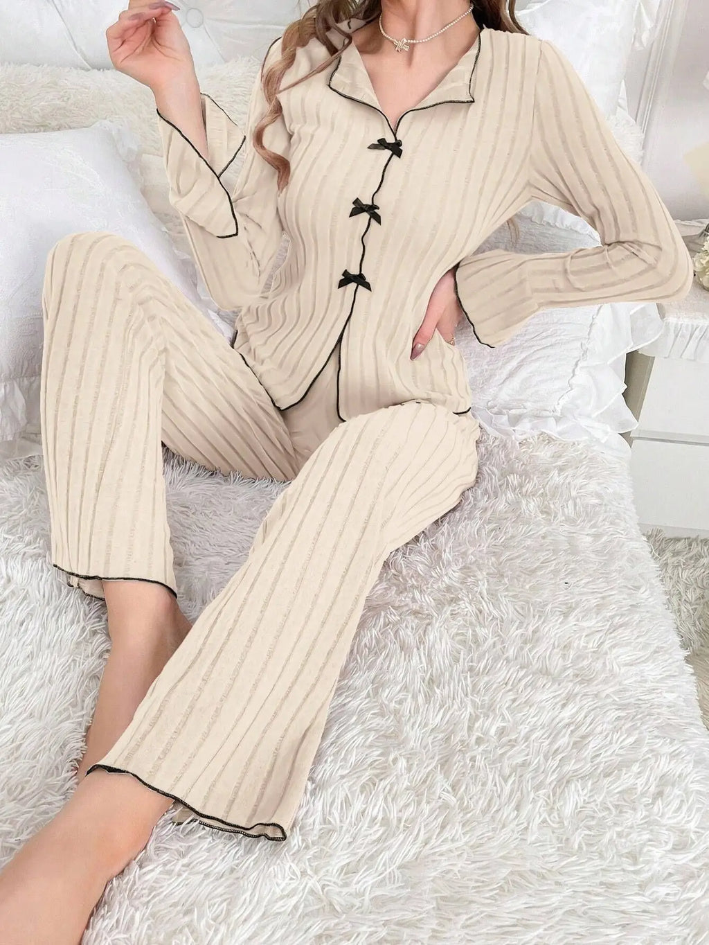 Pijama liso para mujer con detalle de moño y manga larga