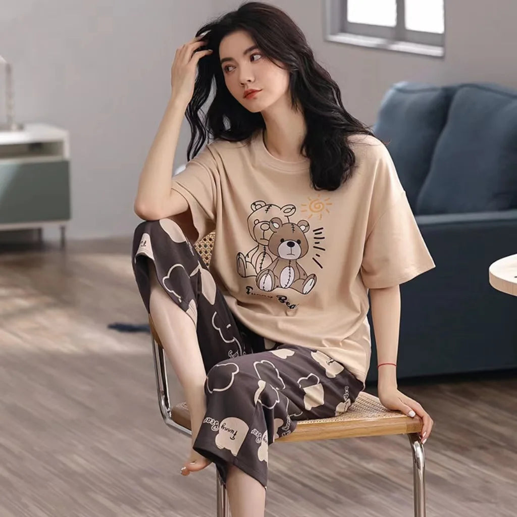 Pijama de verano con pantalón capri y dibujos de animales