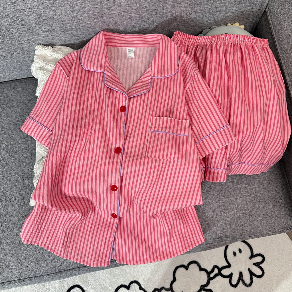 Pijama corto a rayas rojas de manga corta