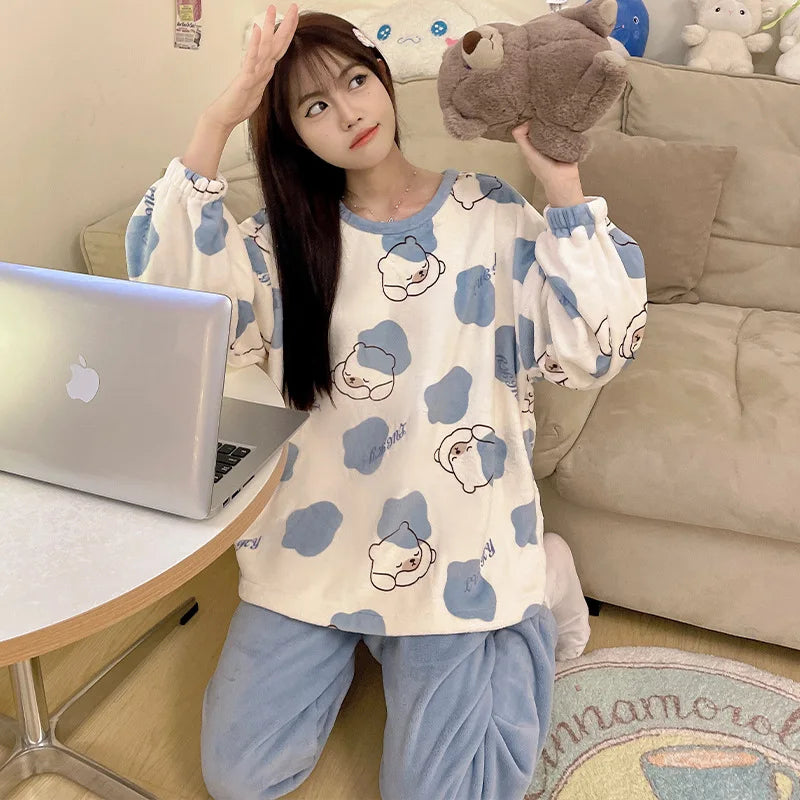 Pijama grueso para mujer con cuello redondo y dibujos