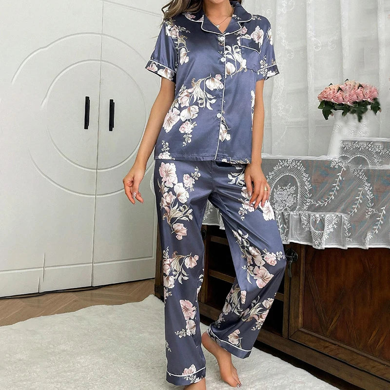 Pijama camisero de manga corta y pantalón satinado