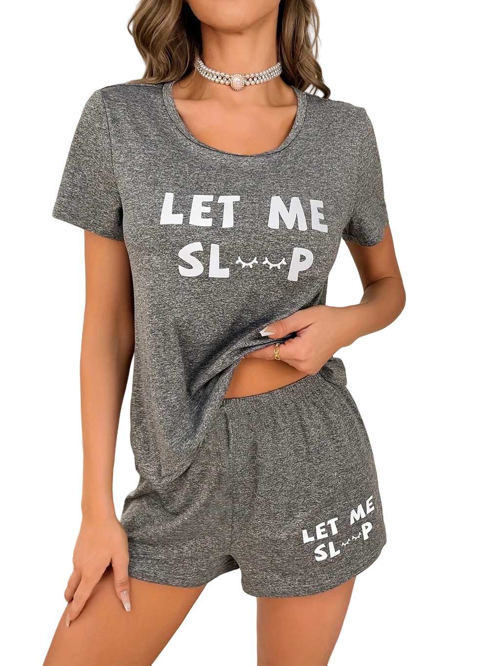 Pijama gris de remera y short con letras