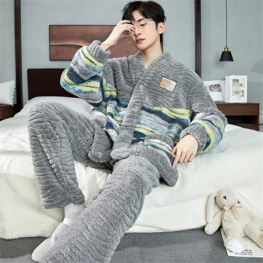 Pijama de polar para hombre con chaqueta abotonada