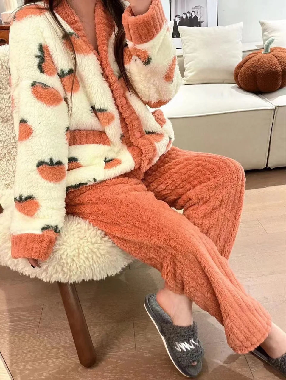 Pijama grueso estampado para mujer con escote en V