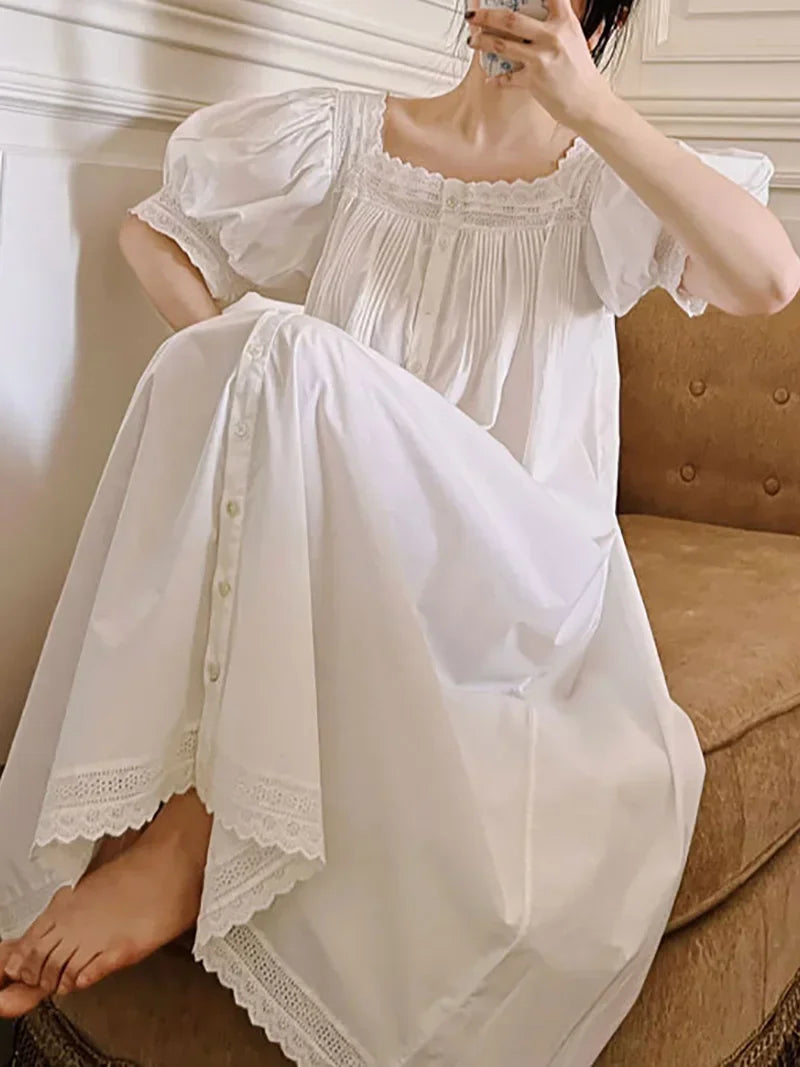 Camisón largo de cuello cuadrado con volados
