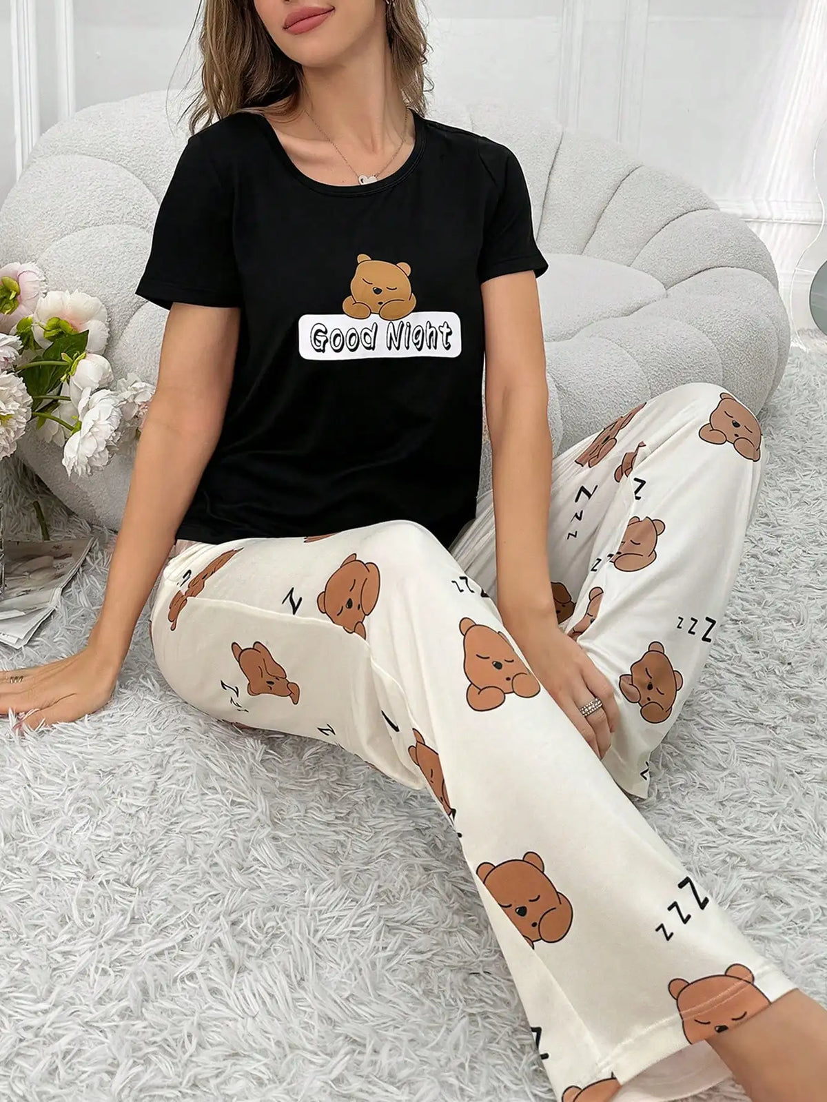 Pijama de remera manga corta y pantalón con dibujos