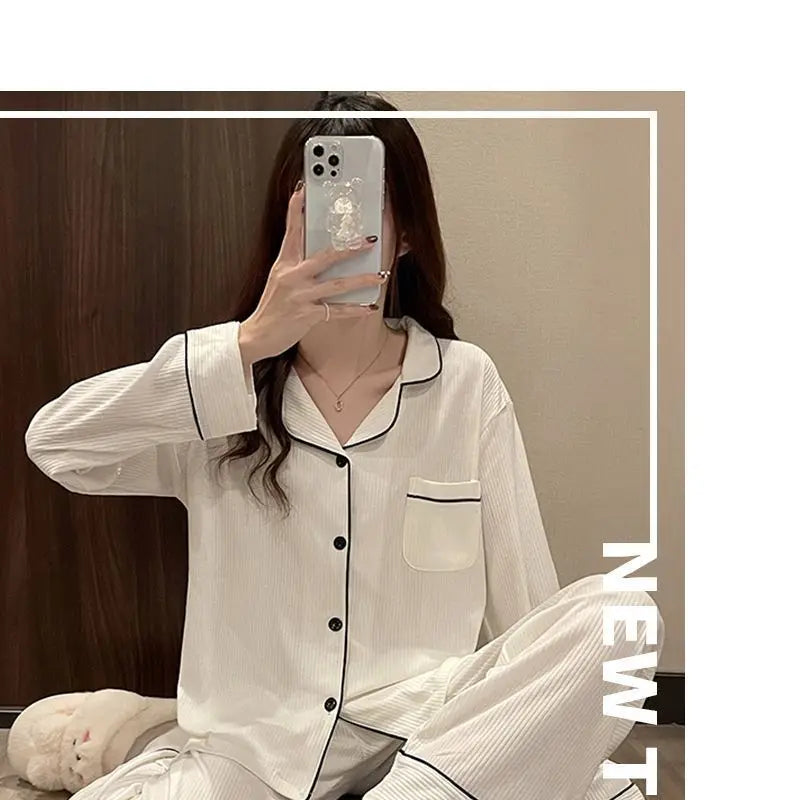 Pijama liso para mujer con solapas y pantalón al tobillo