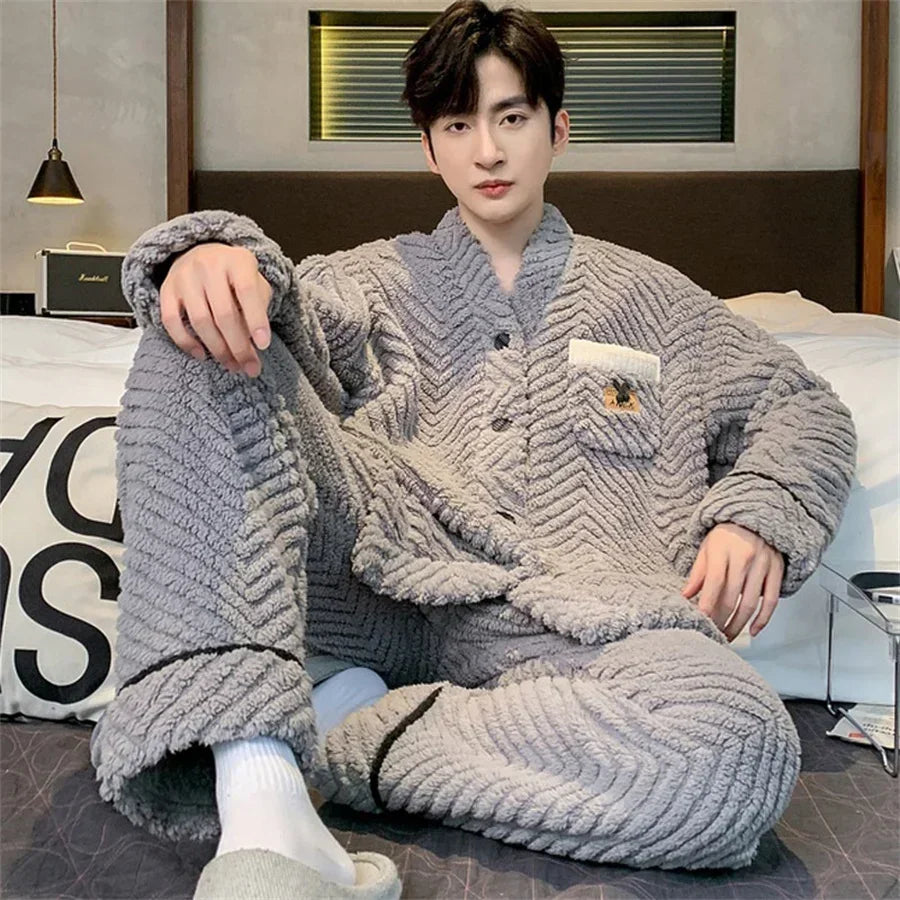 Pijama de polar para hombre con chaqueta abotonada