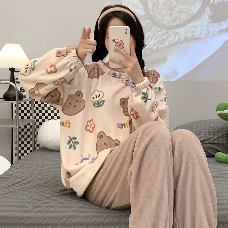 Pijama grueso para mujer con cuello redondo y dibujos