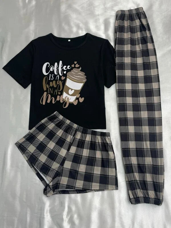 Pijama de tres piezas con remera, short y pantalón largo