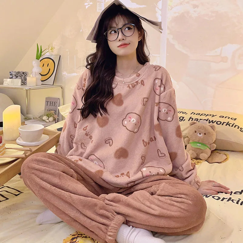 Pijama grueso para mujer con cuello redondo y dibujos