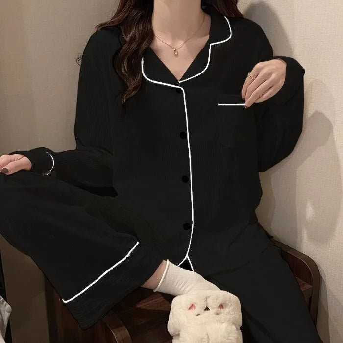 Pijama liso para mujer con solapas y pantalón al tobillo