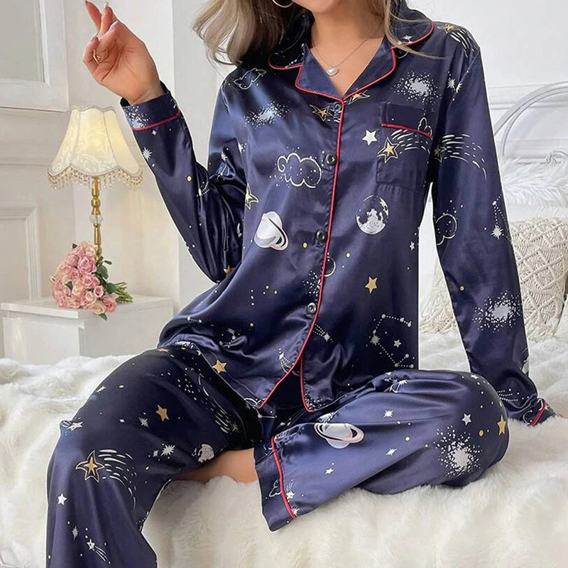 Pijama camisero de satén con estampado de gatos