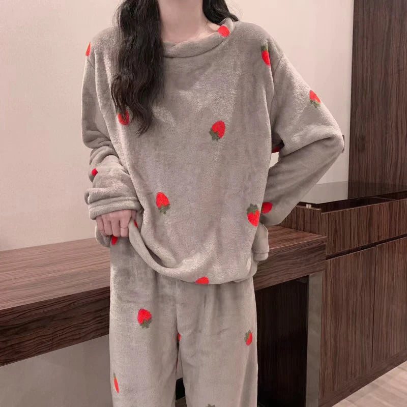 Pijama abrigado para mujer de textura aterciopelada