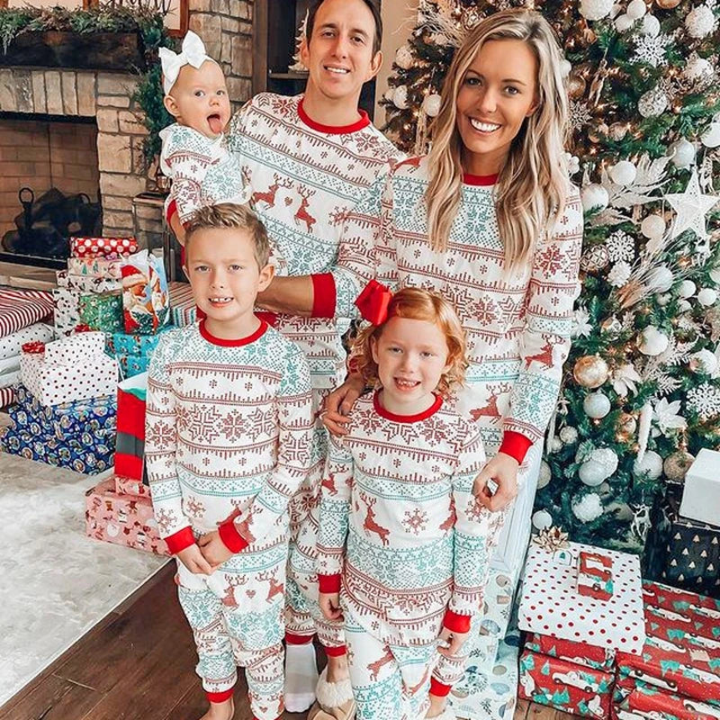 Pijama navideño familiar de manga larga