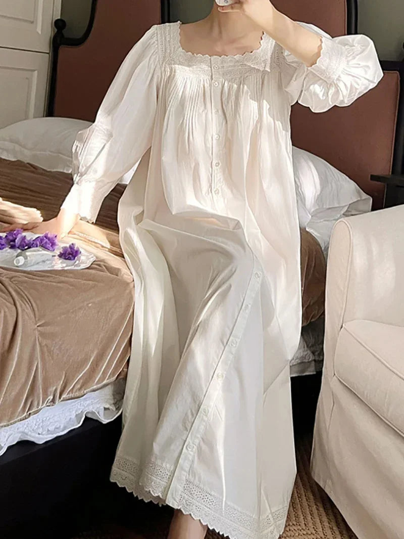 Camisón largo de cuello cuadrado con volados