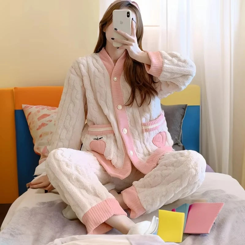 Pijama grueso estampado para mujer con escote en V