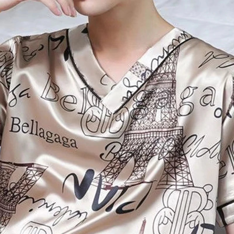 Pijama liviano para hombre con escote en V y letras