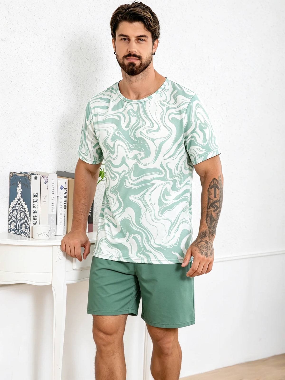 Pijama de remera y short a cuadros para hombre