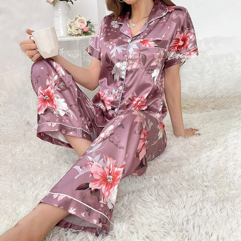 Pijama camisero de manga corta y pantalón satinado